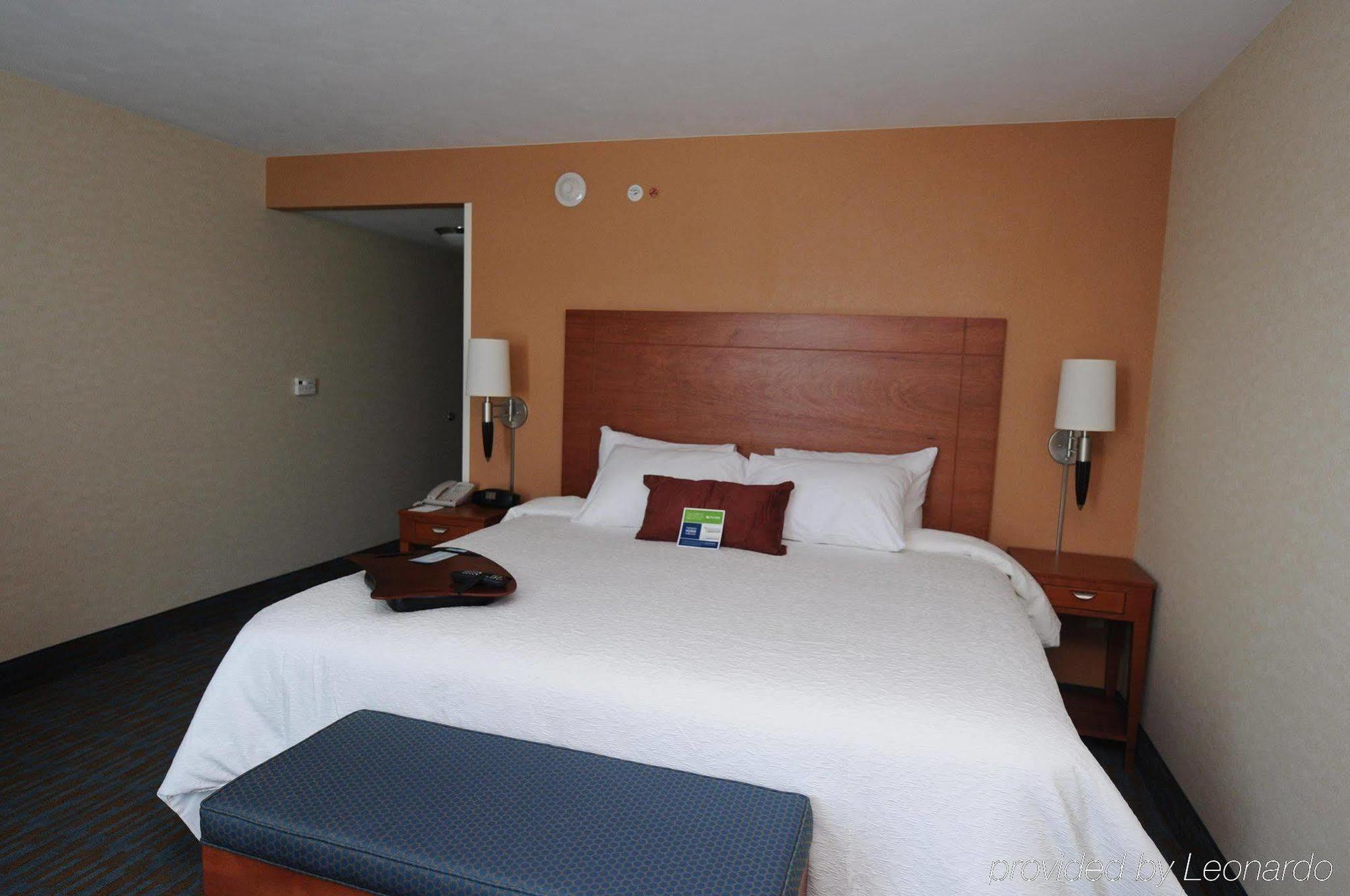 Hampton By Hilton Queretaro Tecnologico Hotel Quarto foto