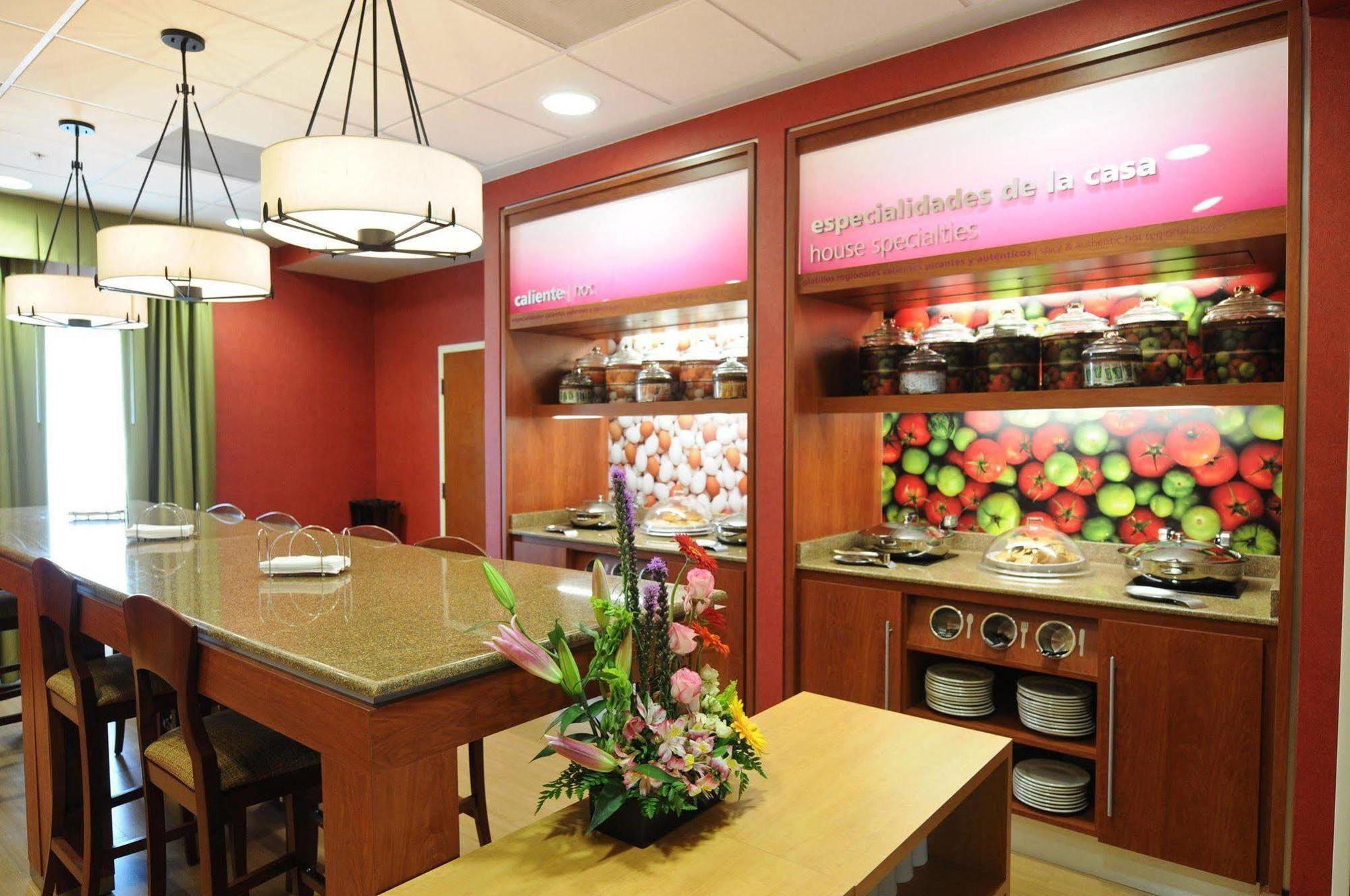 Hampton By Hilton Queretaro Tecnologico Hotel Restaurante foto